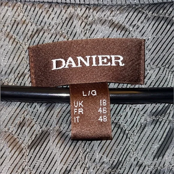 EUC DANIER Leather Coat - Picture 5 of 7